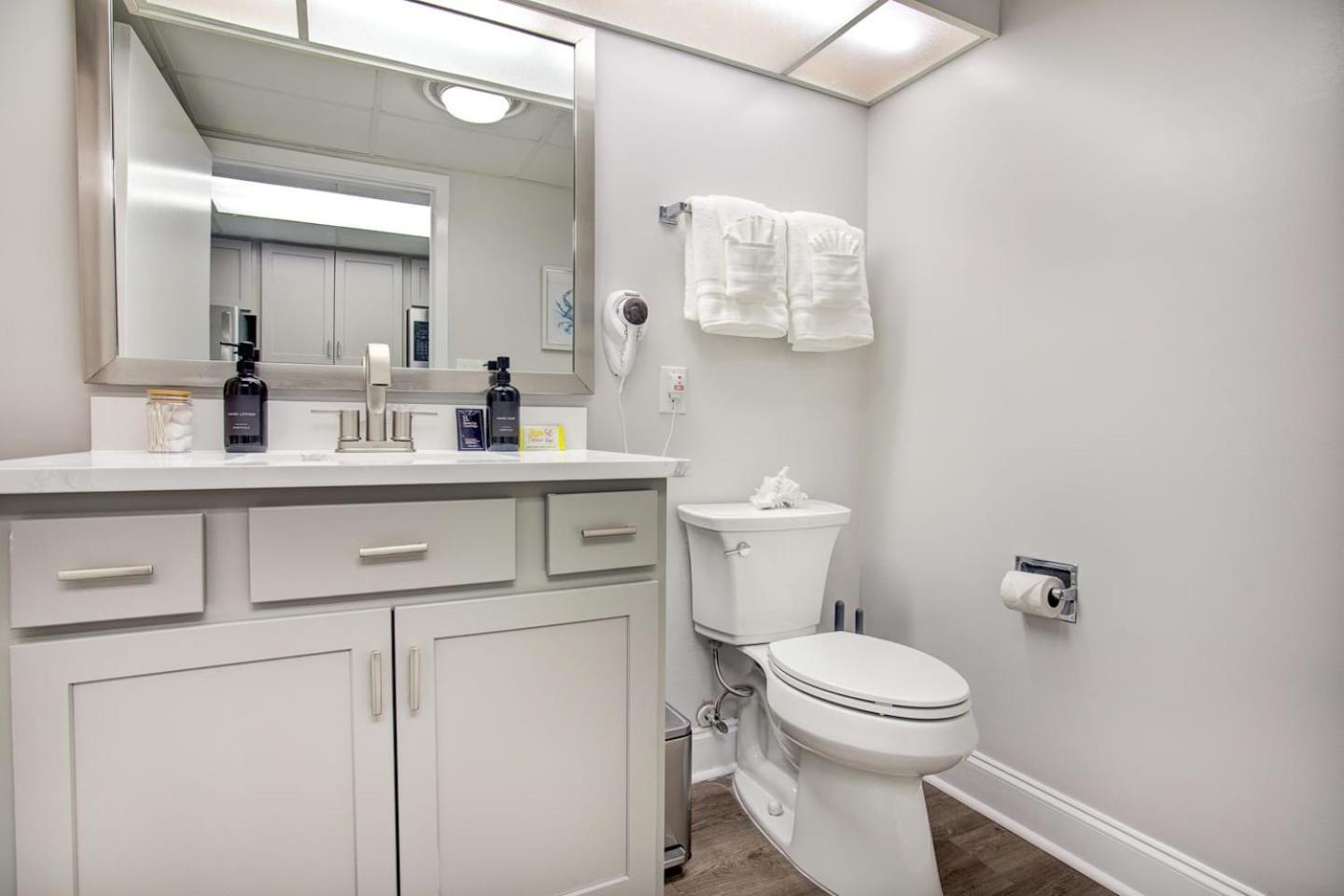 Oceanfront Escape Renovated Suite At Camelot Myrtle Beach Exterior foto